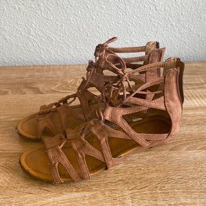 Crown Vintage Gladiator Sandals 👡 Size:7.5